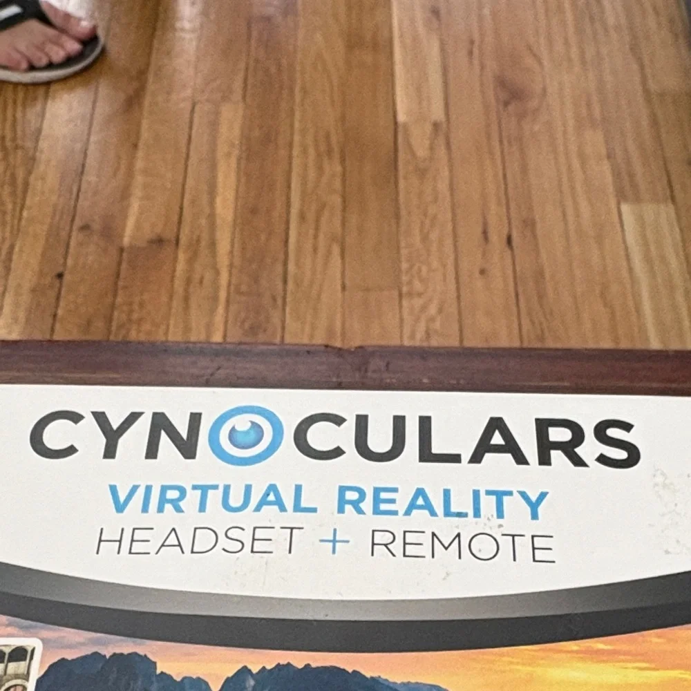 Hype Cynoculars Black VR Headset with Remote